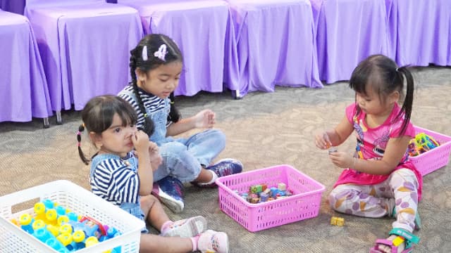โครงการ"เริ่มต้นที่พ่อแม่ หยุดให้จอเลี้ยงลูก" ศูนย์พัฒนาเด็กเล็กป่าไม้อุทิศ๙ ภาพที่ 24