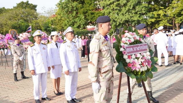 ร่วมพิธีวางพวงมาลาและถวายราชสักการะ เนื่องใน "วันปิยมหาราช" ประจำปี 2568 ภาพที่ 6
