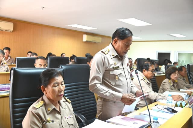การประชุมสภาเทศบาลเมืองบางรักน้อย เพื่อร่วมพิจารณาร่างเทศบัญญัติงบประมาณรายจ่าย ประจำปีงบประมาณ พ.ศ. 2570 ภาพที่ 16
