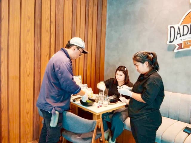 ลงพื้นที่ร่วมกับ รพสต.ในพื้นที่ ดำเนิน "โครงการร้านค้าปลอดภัย ไร้สารปนเปื้อน" ภาพที่ 10