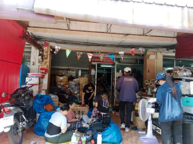 ลงพื้นที่ตรวจสถานประกอบการเพื่อเฝ้าระวังและสร้างความปลอดภัยแก่ประชาชน ภาพที่ 1