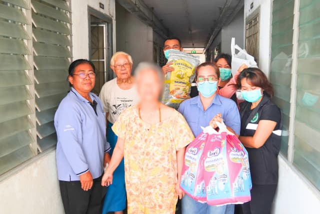 📢 ลงพื้นที่มอบวัสดุอุปกรณ์ที่จำเป็นสำหรับผู้ที่มีภาวะพึ่งพิงในตำบล📢 ภาพที่ 16