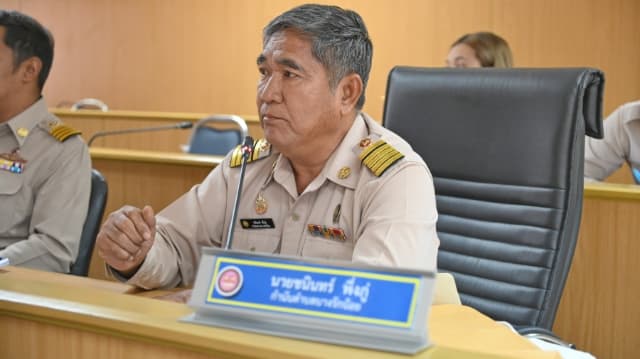 ประชุมสภาองค์การบริหารส่วนตำบลบางรักน้อย สมัยสามัญ สมัยที่ 2 ครั้งที่ 2/2567 ภาพที่ 8