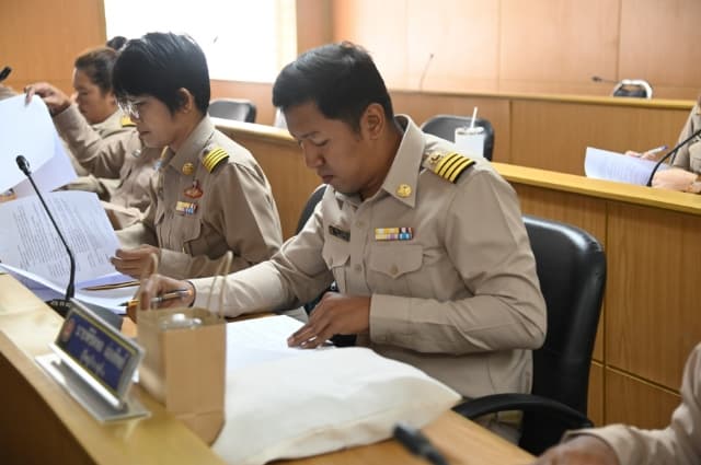 การประชุมสภาองค์การบริหารส่วนตำบลบางรักน้อย สมัยสามัญ สมัยที่ 3 ครั้งที่ 3 ประจำปี พ.ศ.2567 ภาพที่ 4