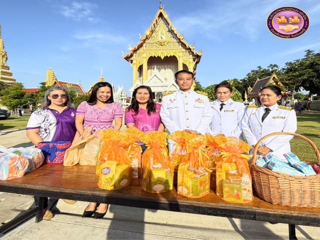 ร่วมพิธีทำบุญตักบาตร ถวายพระราชกุศลเเละพิธีถวายพระพรชัยมงคลเนื่องในวันสำคัญ วันคล้ายวันประสูติ พระเจ้าวรวงศ์เธอ พระองค์เจ้าโสมสวลี กรมหมื่นสุทธนารีนาถ ภาพที่ 10