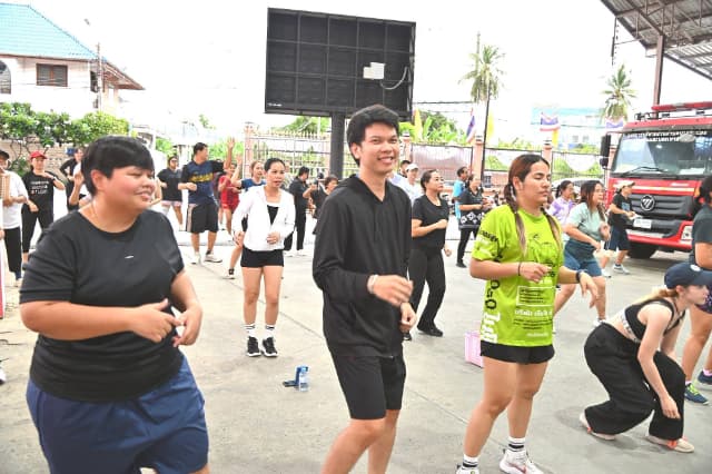 ภาพความประทับใจกิจกรรมเต้นแอโรบิค "เสืยเหงื่อกันหน่อยไหม?" ภายใต้โครงการส่งเสริมสุขภาพประชาชนด้วยการออกกำลังการเต้นแอโรบิค ในวันศุกร์ที่ 21 สิงหาคม 2569 ภาพที่ 12