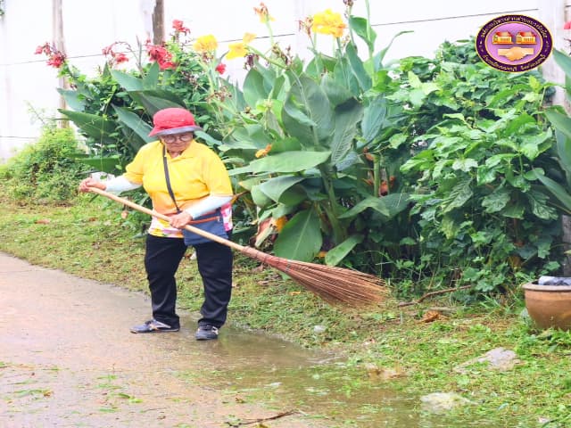 โครงการรณรงค์ส่งเสริมเพื่อรักษาสภาพแวดล้อมภายในตำบล ปรับปรุงภูมิทัศน์ บริเวณถนนซอยอนามัย - ศาลปู่ขุน หมู่ที่6 ภาพที่ 12
