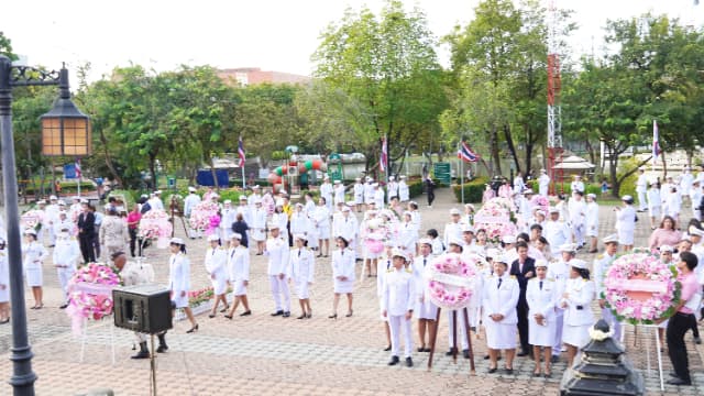 ร่วมพิธีวางพวงมาลาและถวายราชสักการะ เนื่องใน "วันปิยมหาราช" ประจำปี 2568 ภาพที่ 3