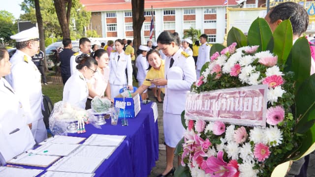 ร่วมพิธีวางพวงมาลาและถวายราชสักการะ เนื่องใน "วันปิยมหาราช" ประจำปี 2568 ภาพที่ 4