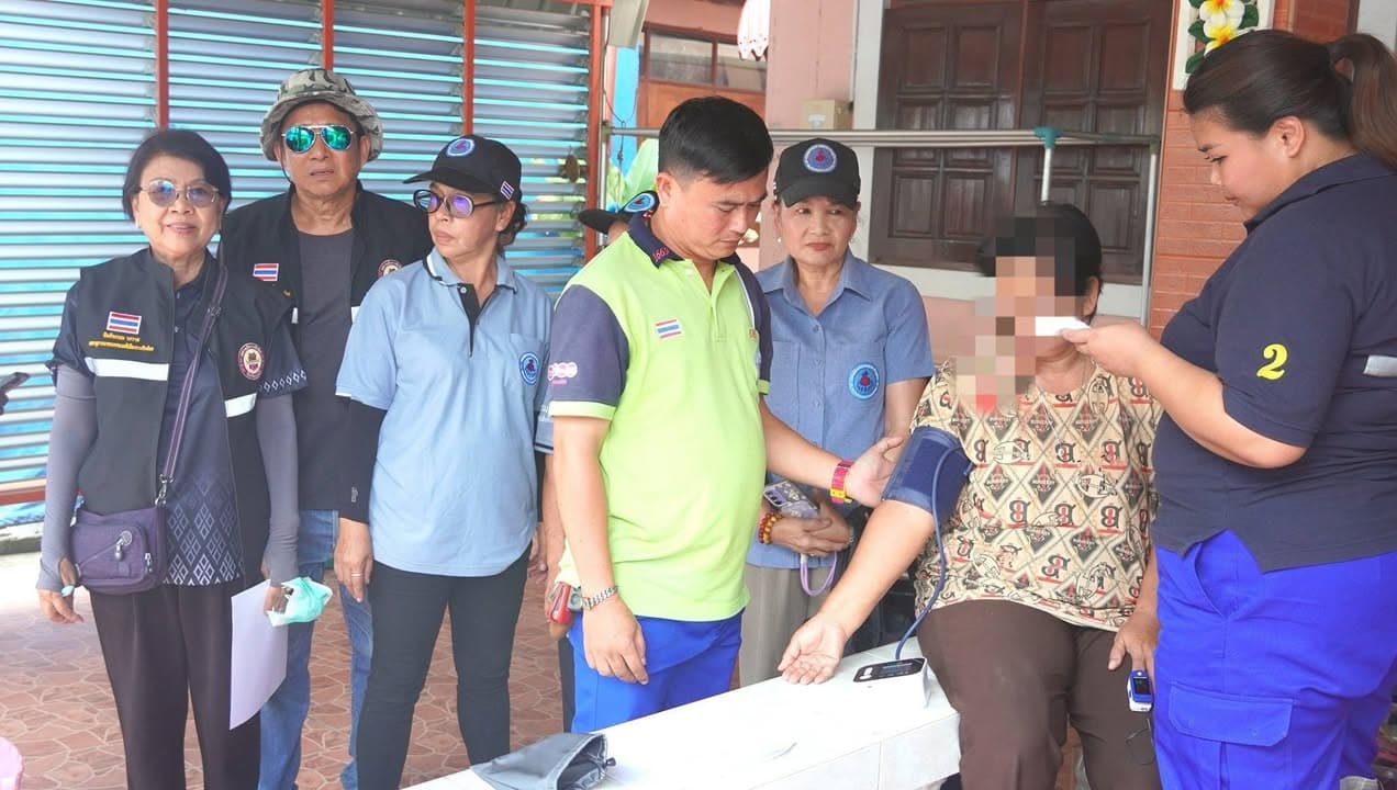 เทศบาลเมืองบางรักน้อยลงพื้นที่มอบเวชภัณฑ์และยารักษาโรคแก่ประชาชน ภาพที่ 14