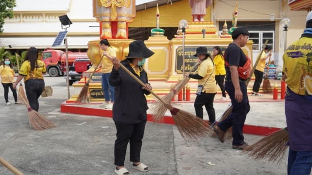 กิจกรรมทำความสะอาดวัดบางรักน้อย ภาพที่ 3