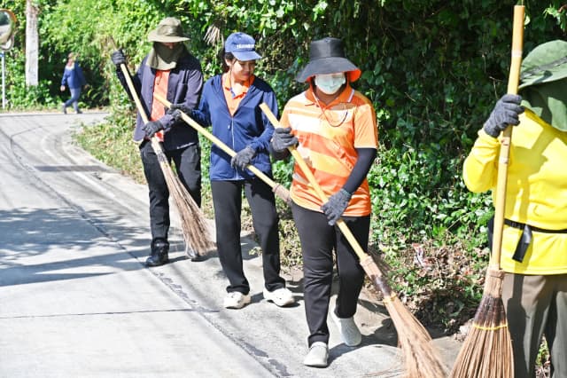 โครงการรณรงค์ส่งเสริมเพื่อรักษาสภาพแวดล้อมภายในตำบล ภาพที่ 23