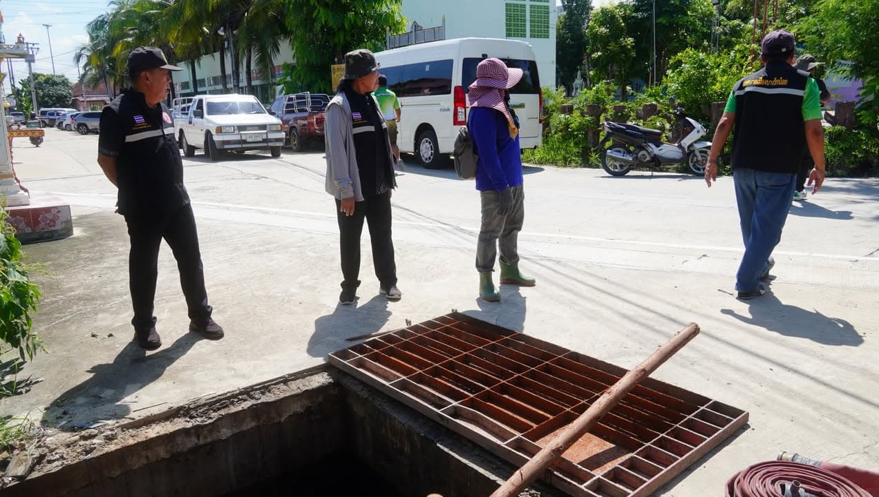 เทศบาลเมืองบางรักน้อยลงพื้นที่ตรวจสอบระบบระบายน้ำ ป้องกันและเตรียมความพร้อมรับสถานการณ์น้ำท่วม ภาพที่ 24