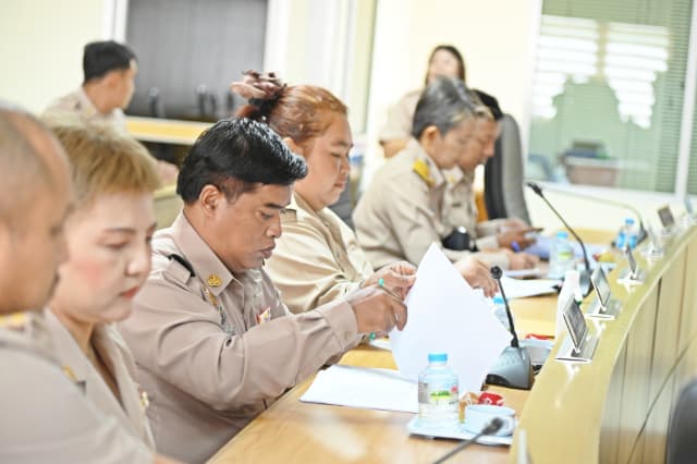 ประชุมสภาองค์การบริหารส่วนตำบลบางรักน้อย สมัยสามัญ สมัยที่ 3 ครั้งที่ 3/2568 ภาพที่ 7