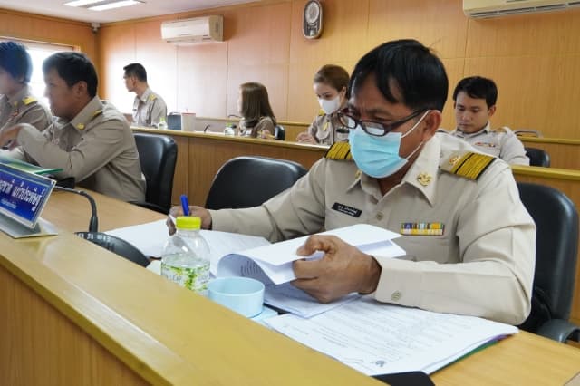 การประชุมสภาองค์การบริหารส่วนตำบลบางรักน้อย สมัยสามัญ สมัยที่ 1 ครั้งที่ 1/2567 ภาพที่ 7