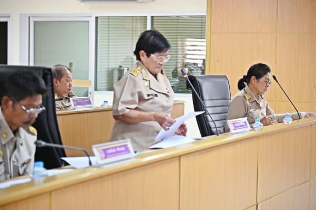 ประชุมสภาองค์การบริหารส่วนตำบลบางรักน้อย สมัยสามัญ สมัยที่ 3 ครั้งที่ 3/2568 ภาพที่ 12