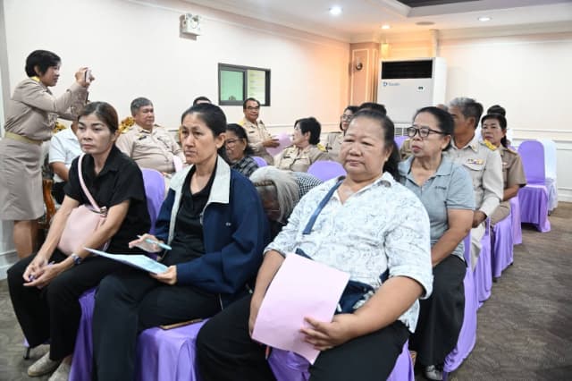 การประชุมประชาคมท้องถิ่น (ระดับชุมชน) เพื่อการจัดทำแผนพัฒนาท้องถิ่น ของเทศบาลเมืองบางรักน้อย ครั้งที่ 1/2569 หมู่ที่ 1,2,6 ภาพที่ 14