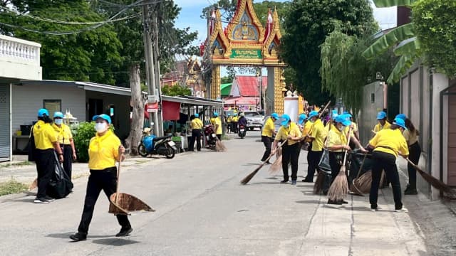 โครงการนนทบุรีน่าอยู่ เฉลิมพระเกียรติ สมเด็จพระนางเจ้าฯ พระบรมราชินี เนื่องในโอกาสวันเฉลิมพระชนมพรรษา 3 มิถุนายน 2568 Big Cleaning Day ณ วัดบางศรีเมือง จังหวัดนนทบุรี ภาพที่ 26
