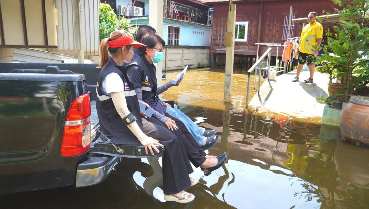 เทศบาลเมืองบางรักน้อยลงพื้นที่มอบเวชภัณฑ์และยารักษาโรคแก่ประชาชน ภาพที่ 17