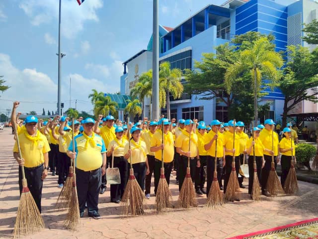ร่วมกิจกรรมจิตอาสาบำเพ็ญสาธารณประโยชน์เพื่อถวายเป็นพระราชกุศลเนื่องในวันคล้ายวันสวรรคต พระบาทสมเด็จพระบรมชนกาธิเบศร มหาภูมิพลอดุลยเดชมหาราช บรมราชบพิตร 13 ตุลาคม 268 และวันคล้ายสวรรคตสมเด็จพระจุลจอมเกล้าเจ้าอยู่ห้วย 23 ตุลาคม 2568 ภาพที่ 17