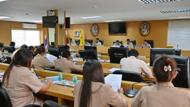 ประชุมสภาองค์การบริหารส่วนตำบลบางรักน้อย สมัยสามัญ สมัยที่ 2 ครั้งที่ 2/2567 ภาพที่ 12