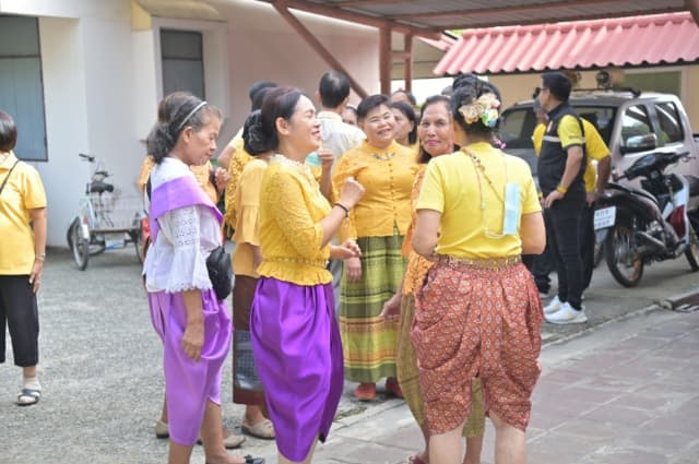 ชมรมผู้สูงอายุในตำบลบางรักน้อย โรงพยาบาลส่งเสริมสุขภาพตำบลบ้านบางประดู่ หมู่ที่ 6 จัดกิจกรรมแห่เทียนเข้าพรรษา ภาพที่ 1