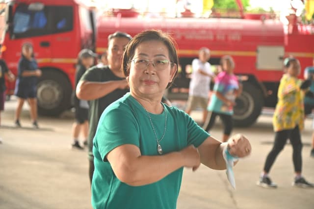 ภาพความประทับใจกิจกรรมเต้นแอโรบิค "เสืยเหงื่อกันหน่อยไหม?" ภายใต้โครงการส่งเสริมสุขภาพประชาชนด้วยการออกกำลังการเต้นแอโรบิค ในวันพุธ 26 สิงหาคม 2569 ภาพที่ 4