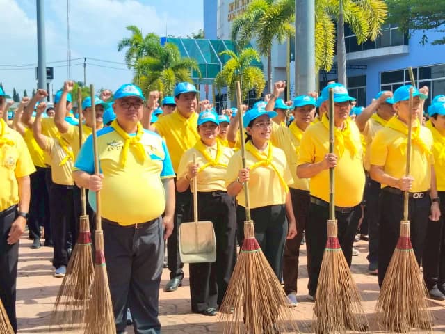 ร่วมกิจกรรมจิตอาสาบำเพ็ญสาธารณประโยชน์เพื่อถวายเป็นพระราชกุศลเนื่องในวันคล้ายวันสวรรคต พระบาทสมเด็จพระบรมชนกาธิเบศร มหาภูมิพลอดุลยเดชมหาราช บรมราชบพิตร 13 ตุลาคม 268 และวันคล้ายสวรรคตสมเด็จพระจุลจอมเกล้าเจ้าอยู่ห้วย 23 ตุลาคม 2568 ภาพที่ 7
