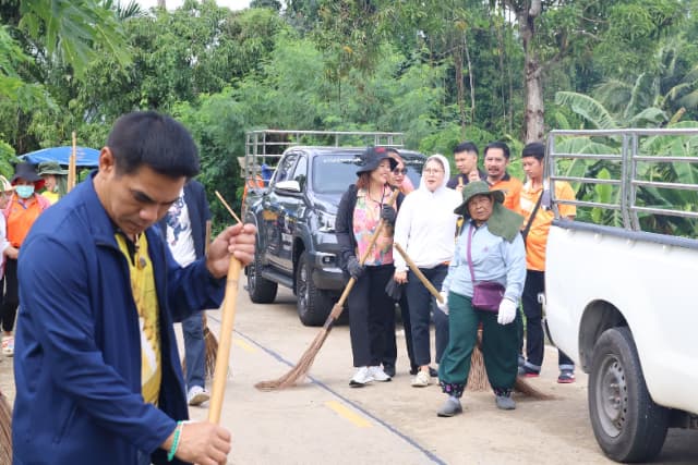 โครงการรณรงค์ส่งเสริมเพื่อรักษาสภาพแวดล้อมภายในตำบล ปรับปรุงภูมิทัศน์ บริเวณถนนซอยอนามัย - ศาลปู่ขุน หมู่ที่6 ภาพที่ 20