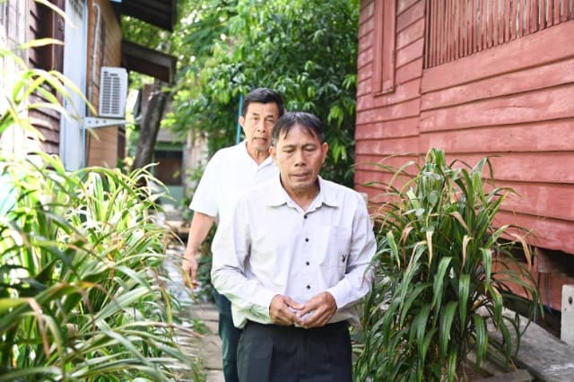 ลงพื้นที่ให้การช่วยเหลือครัวเรือนเปราะบางในเขตพื้นที่เทศบาลเมืองบางรักน้อย ภาพที่ 6