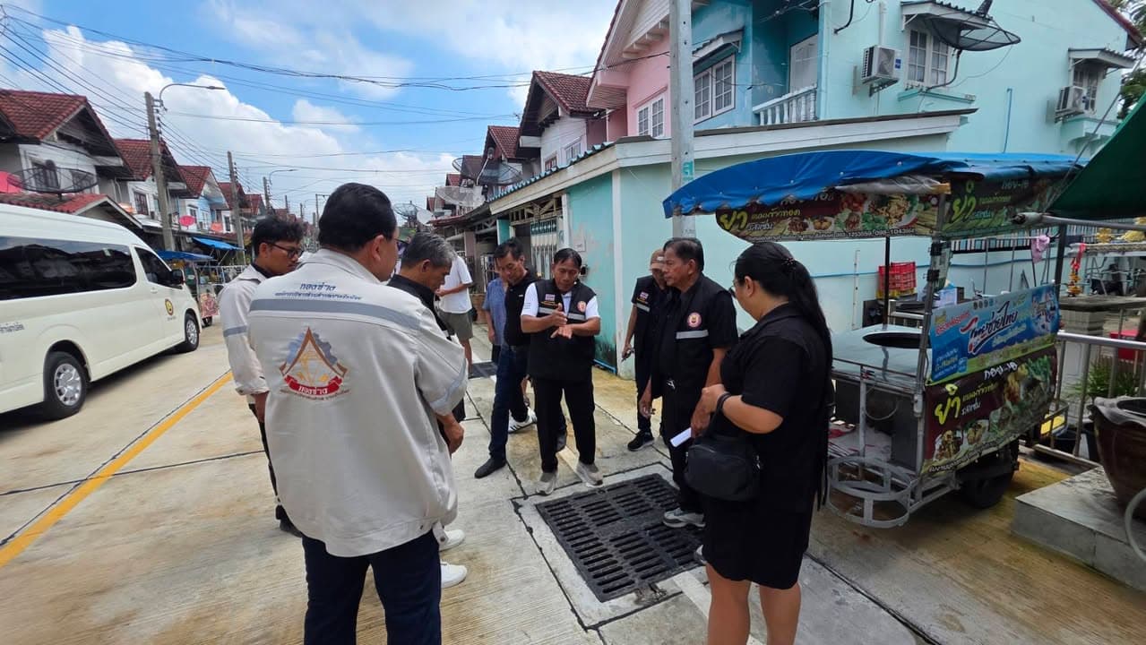 เทศบาลเมืองบางรักน้อยลงพื้นที่ตรวจสอบเครื่องสูบน้ำและท่อระบายน้ำ ภาพที่ 11