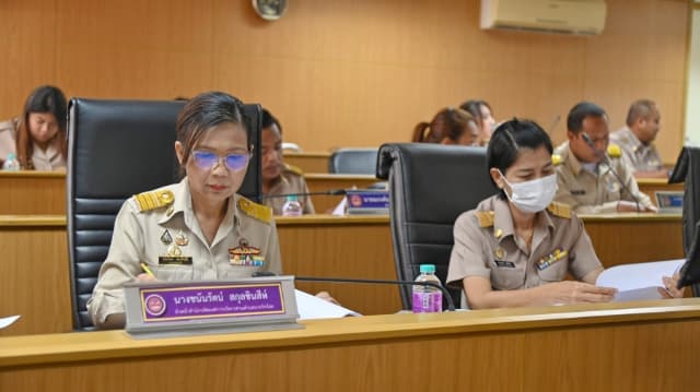 ประชุมสภาองค์การบริหารส่วนตำบลบางรักน้อย สมัยสามัญ สมัยที่ 2 ครั้งที่ 2/2567 ภาพที่ 11