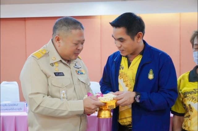 คณะผู้บริหาร สมาชิกสภฯ หัวหน้าส่วนราชการ ได้ร่วมต้อนรับข้าราชการโอนย้าย ภาพที่ 6