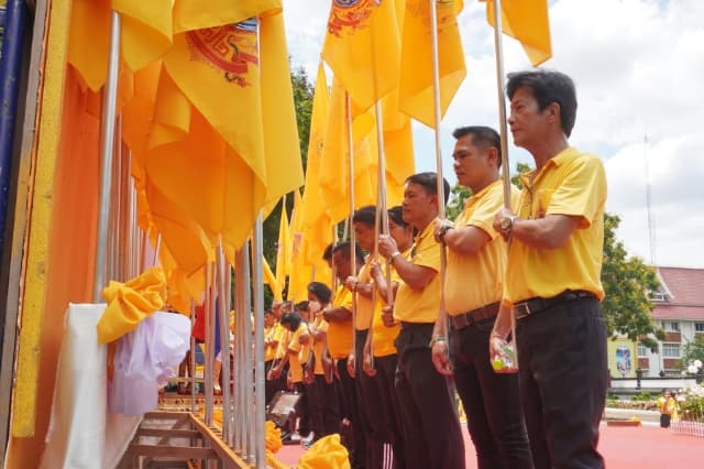 กิจกรรม เดิน วิ่ง ปั่น ธงตราสัญลักษณ์ งานเฉลิมพระเกียรติพระบาทสมเด็จพระเจ้าอยู่หัว ภาพที่ 12