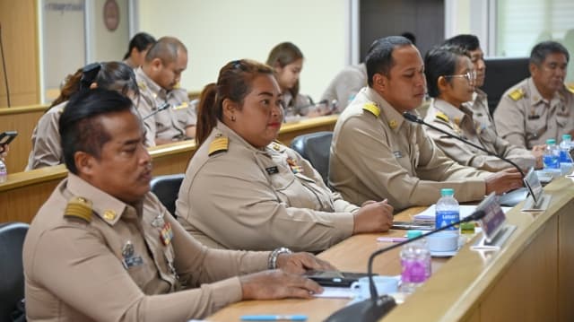 ประชุมสภาองค์การบริหารส่วนตำบลบางรักน้อย สมัยสามัญ สมัยที่ 2 ครั้งที่ 2/2567 ภาพที่ 10