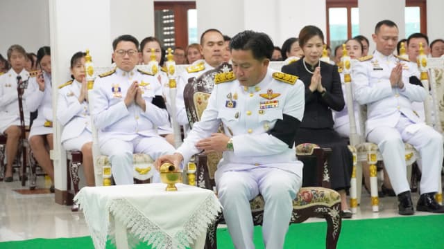 พิธีถวายน้ำสรงพระศพเบื้องหน้าพระฉายาลักษณ์ สมเด็จพระนางเจ้าสิริกิติ์ พระบรมราชินีนาถ พระบรมราชชนนีพันปีหลวง ภาพที่ 13