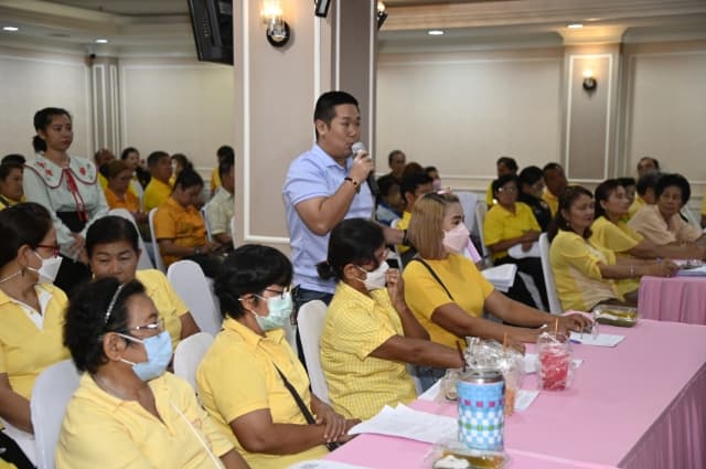 การประชุมหารือและชี้แจงรายละเอียดการยกฐานะและเขต กรณีการจัดตั้งเปลี่ยนแปลงฐานะและเขต จาก "องค์การบริหารส่วนตำบลบางรักน้อย" เป็น "เทศบาลเมืองบางรักน้อย ภาพที่ 7