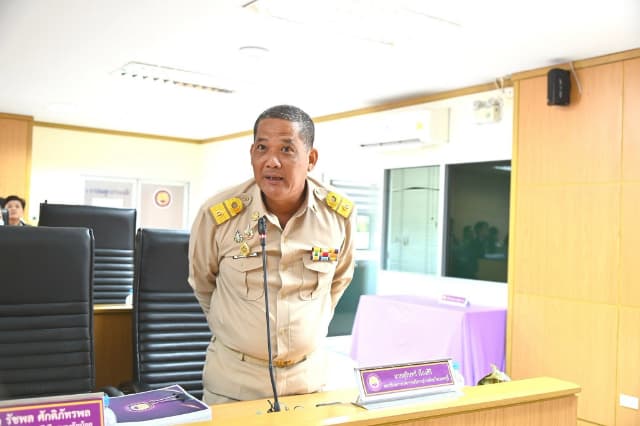 การประชุมสภาเทศบาลเมืองบางรักน้อย เพื่อร่วมพิจารณาร่างเทศบัญญัติงบประมาณรายจ่าย ประจำปีงบประมาณ พ.ศ. 2570 ภาพที่ 20