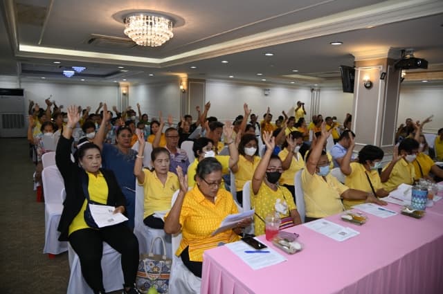 การประชุมหารือและชี้แจงรายละเอียดการยกฐานะและเขต กรณีการจัดตั้งเปลี่ยนแปลงฐานะและเขต จาก "องค์การบริหารส่วนตำบลบางรักน้อย" เป็น "เทศบาลเมืองบางรักน้อย ภาพที่ 4