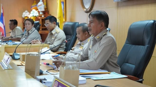 การประชุมสภาองค์การบริหารส่วนตำบลบางรักน้อย สมัยสามัญ สมัยที่ 3 ครั้งที่ 3 ประจำปี พ.ศ.2567 ภาพที่ 11