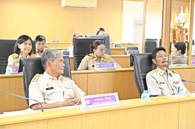 ประชุมสภาองค์การบริหารส่วนตำบลบางรักน้อย สมัยสามัญ สมัยที่ 3 ครั้งที่ 3/2568 ภาพที่ 14