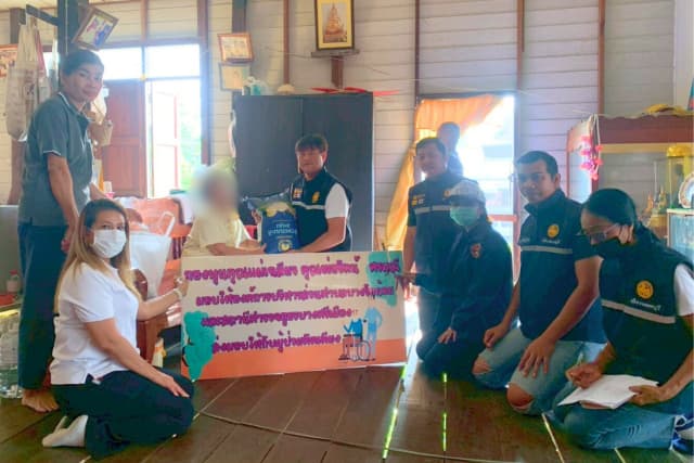 📢 ลงพื้นที่มอบวัสดุอุปกรณ์ที่จำเป็นสำหรับผู้ที่มีภาวะพึ่งพิงในตำบล📢 ภาพที่ 12