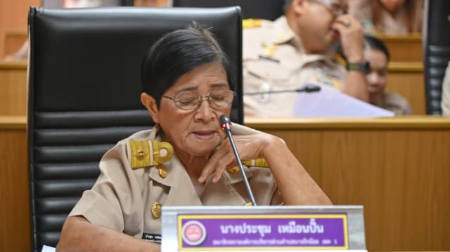 ประชุมสภาองค์การบริหารส่วนตำบลบางรักน้อย สมัยสามัญ สมัยที่ 2 ครั้งที่ 2/2567 ภาพที่ 6