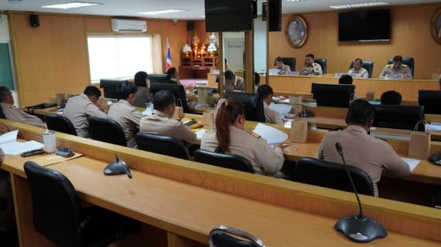 การประชุมสภาองค์การบริหารส่วนตำบลบางรักน้อย สมัยสามัญ สมัยที่ 3 ครั้งที่ 3 ประจำปี พ.ศ.2567 ภาพที่ 3