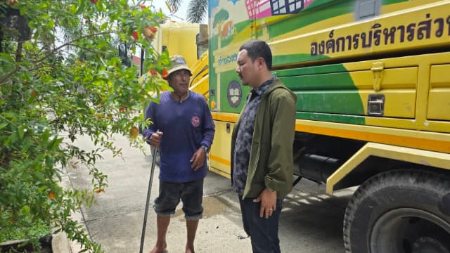 กองสาธารณสุขและสิ่งแวดล้อม ดำเนินการดูดโคลนลอกท่อระบายน้ำ ภาพที่ 11
