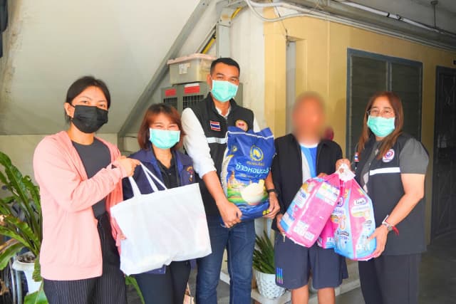 📢 ลงพื้นที่มอบวัสดุอุปกรณ์ที่จำเป็นสำหรับผู้ที่มีภาวะพึ่งพิงในตำบล📢 ภาพที่ 33