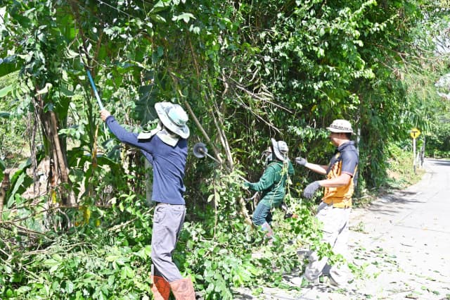 โครงการรณรงค์ส่งเสริมเพื่อรักษาสภาพแวดล้อมภายในตำบล ภาพที่ 24