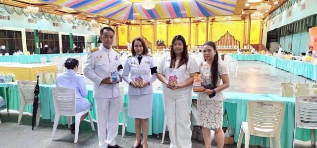 ร่วมพิธีทำบุญตักบาตร-ถวายพระพรชัยมงคล เนื่องในวันคล้ายวันประสูติ สมเด็จเจ้าฟ้าฯ กรมพระศรีสวางควัฒน วรขัตติยราชนารี ภาพที่ 8