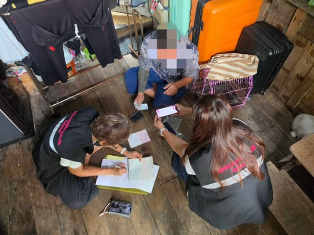 ลงพื้นที่ตรวจเยี่ยมและให้ความช่วยเหลือกลุ่มเปราะบางในตำบลบางรักน้อย ภาพที่ 19