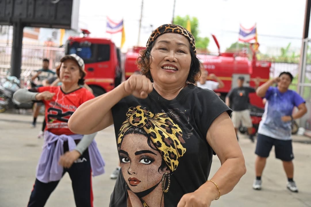 ภาพบรรยากาศ โครงการส่งเสริมสุขภาพประชาชนด้วยการออกกำลังด้วยกายเต้นแอโรบิก ประจำปี 2569 ในวันพุธที่ 9 กันยายน 2569 เวลา 17.00 น ณ เทศบาลเมืองบางรักน้อย ภาพที่ 23